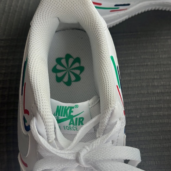 Nike Air Force 1 - Picture 4 of 5